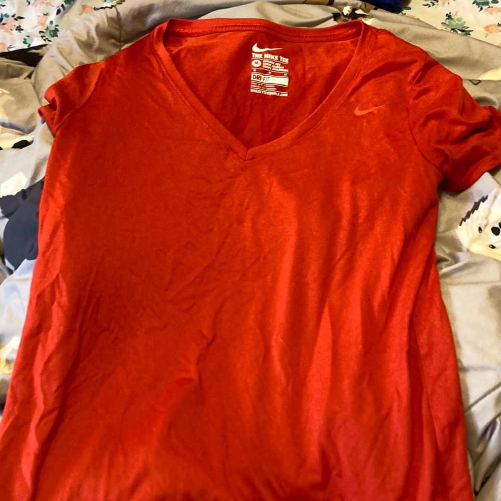 The Nike Tee Athletic Cut Dri-Fit Size M
